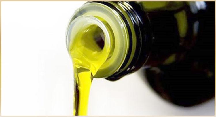 Quest’anno – sia nei frantoi, sia in bottiglia – l’olio d’oliva extra vergine non può costare meno di 8 Euro al litro. Chi vi vende olio extra vergine a 4-5 Euro al litro nei frantoi o in bottiglia non vi sta facendo un favore...